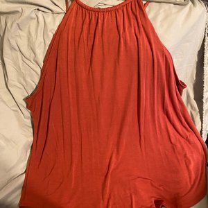 Sleeveless Trapeze Top = Plus Size